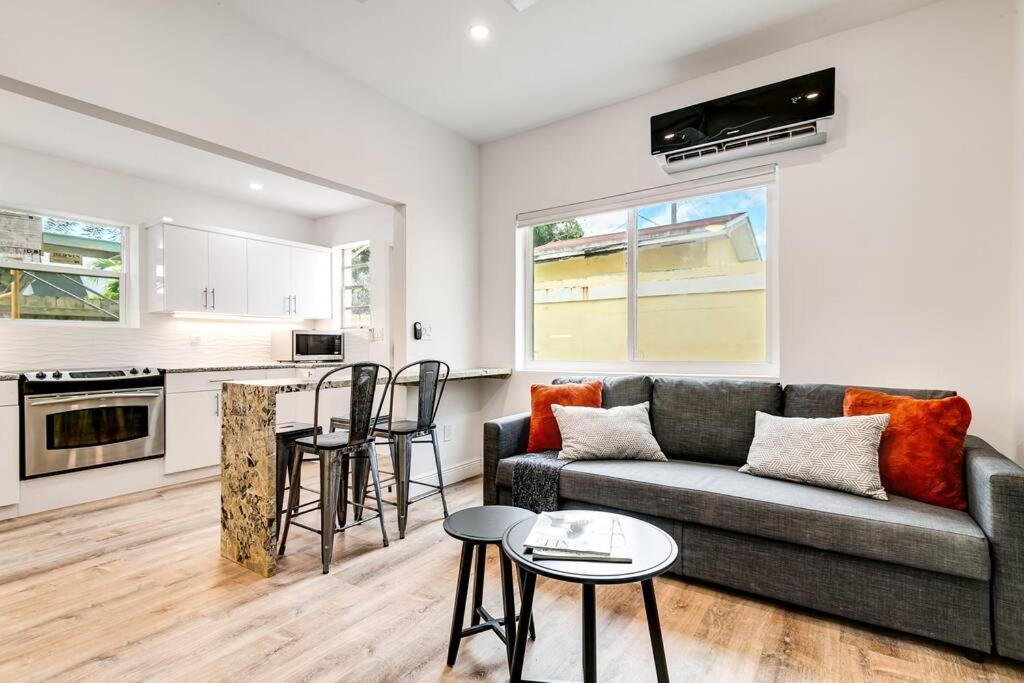 Beautiful Shenandoah One Bedroom Fast Internet Shen3 Apartment Miami