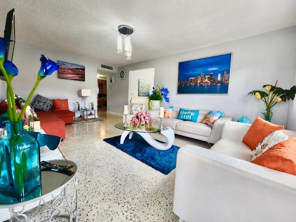 Relax 523 Miami