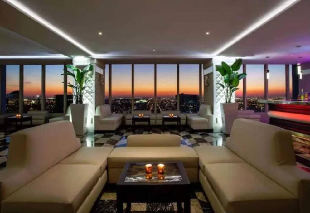 Icon & W Waterfront 22nd Floor * Miami