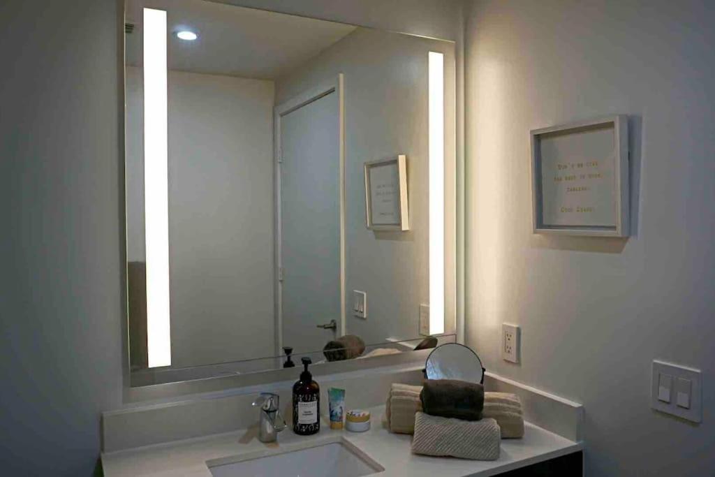 Luxury 2br Corner Downtown Mia *