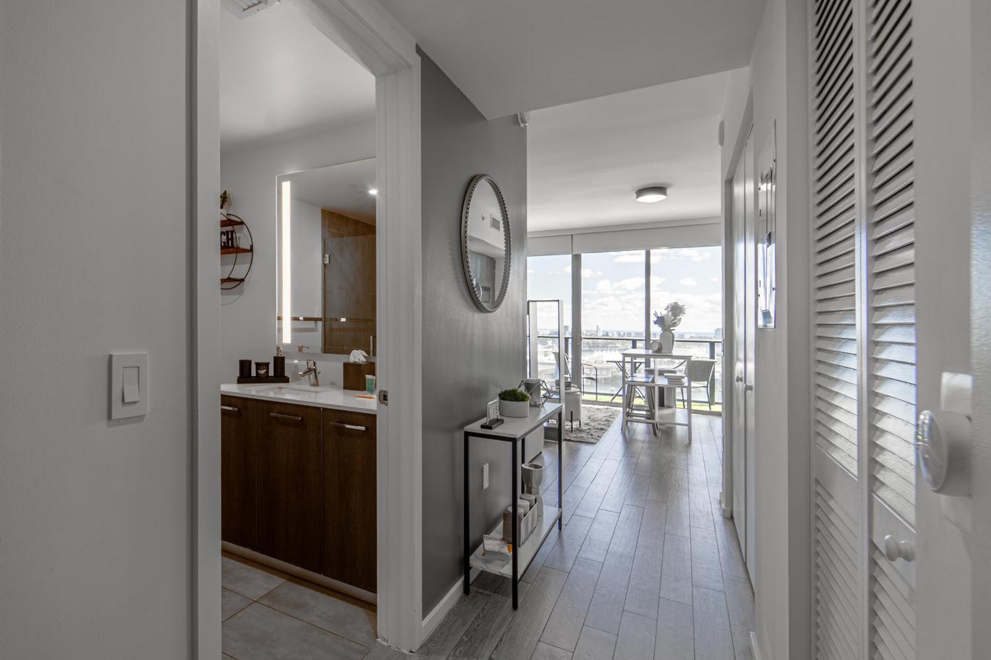 Apartment Tr 2 Bedroom, 1 Bedroom, And With Balconies