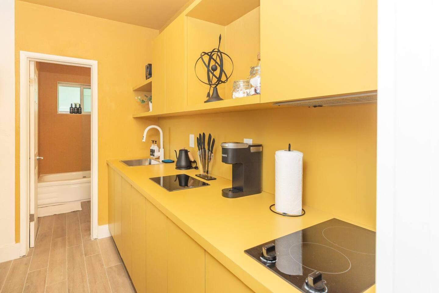 Stylish In El Portal #1 Apartment