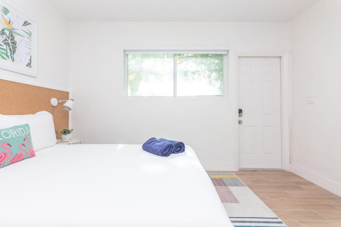 Stylish In El Portal #1 Apartment *