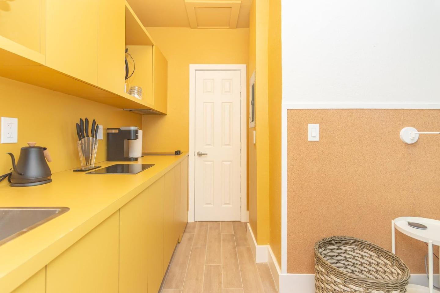 Stylish In El Portal #1 Apartment