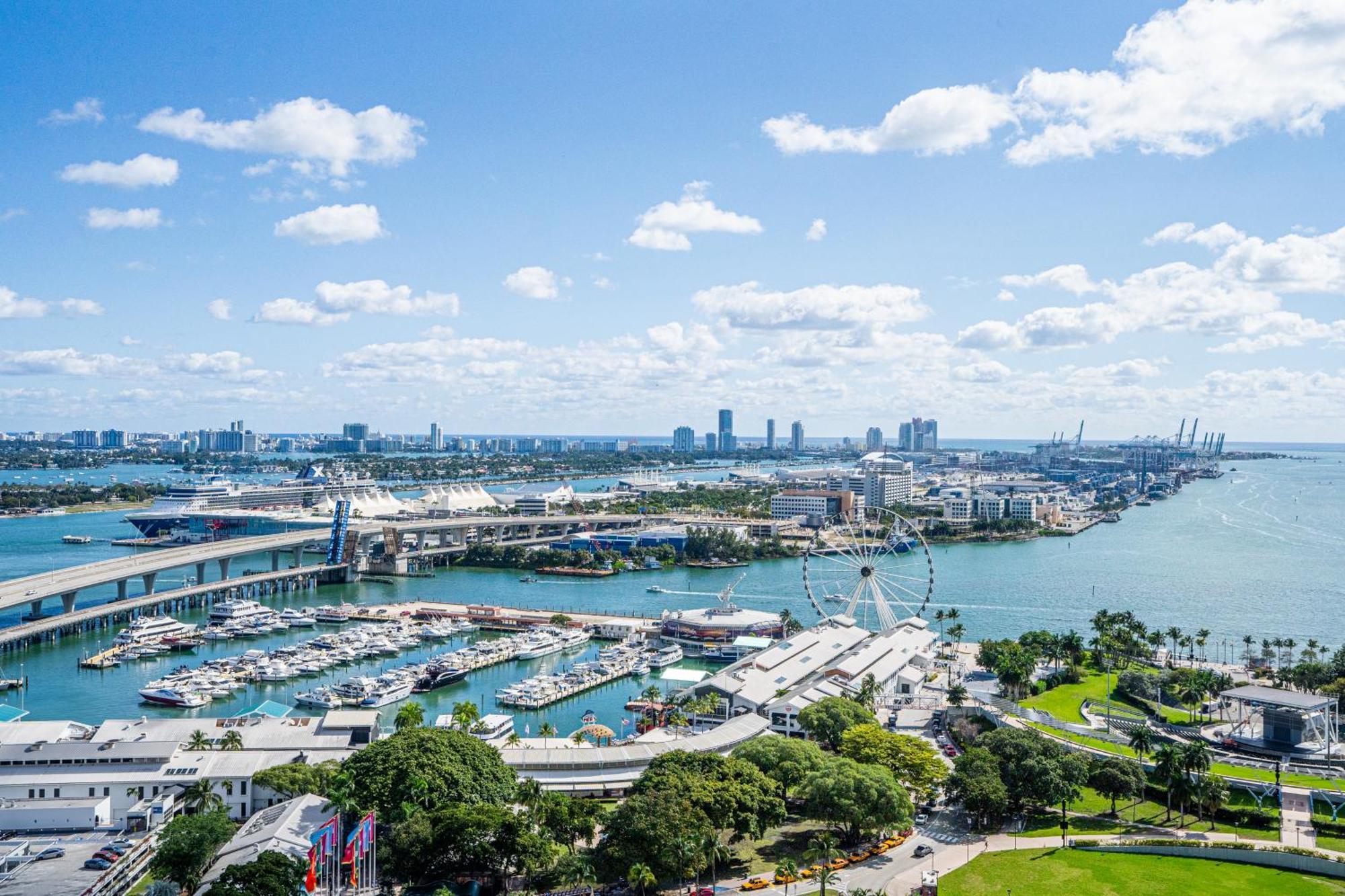 Tr 2 Bedroom, 1 Bedroom, And With Balconies Miami
