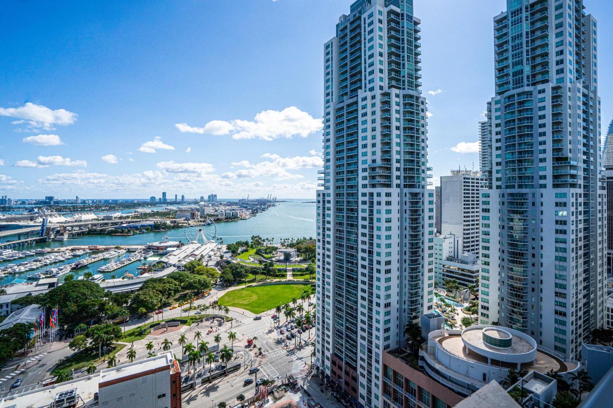 Tr 2 Bedroom, 1 Bedroom, And With Balconies Apartment