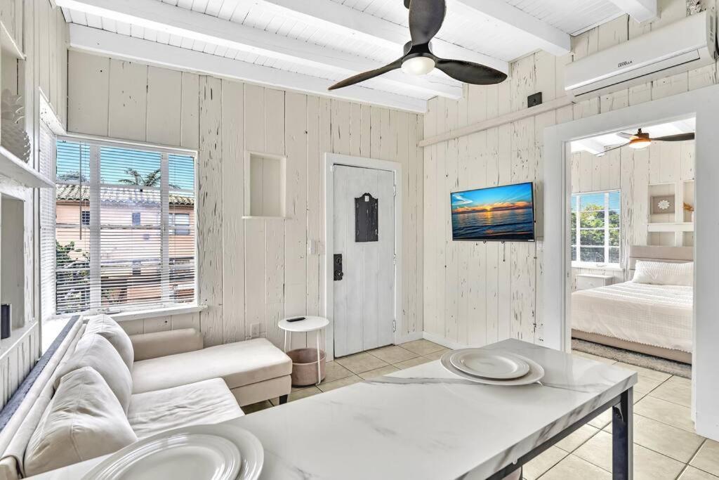 New Year And Charming Riverfront Stay! Apartment