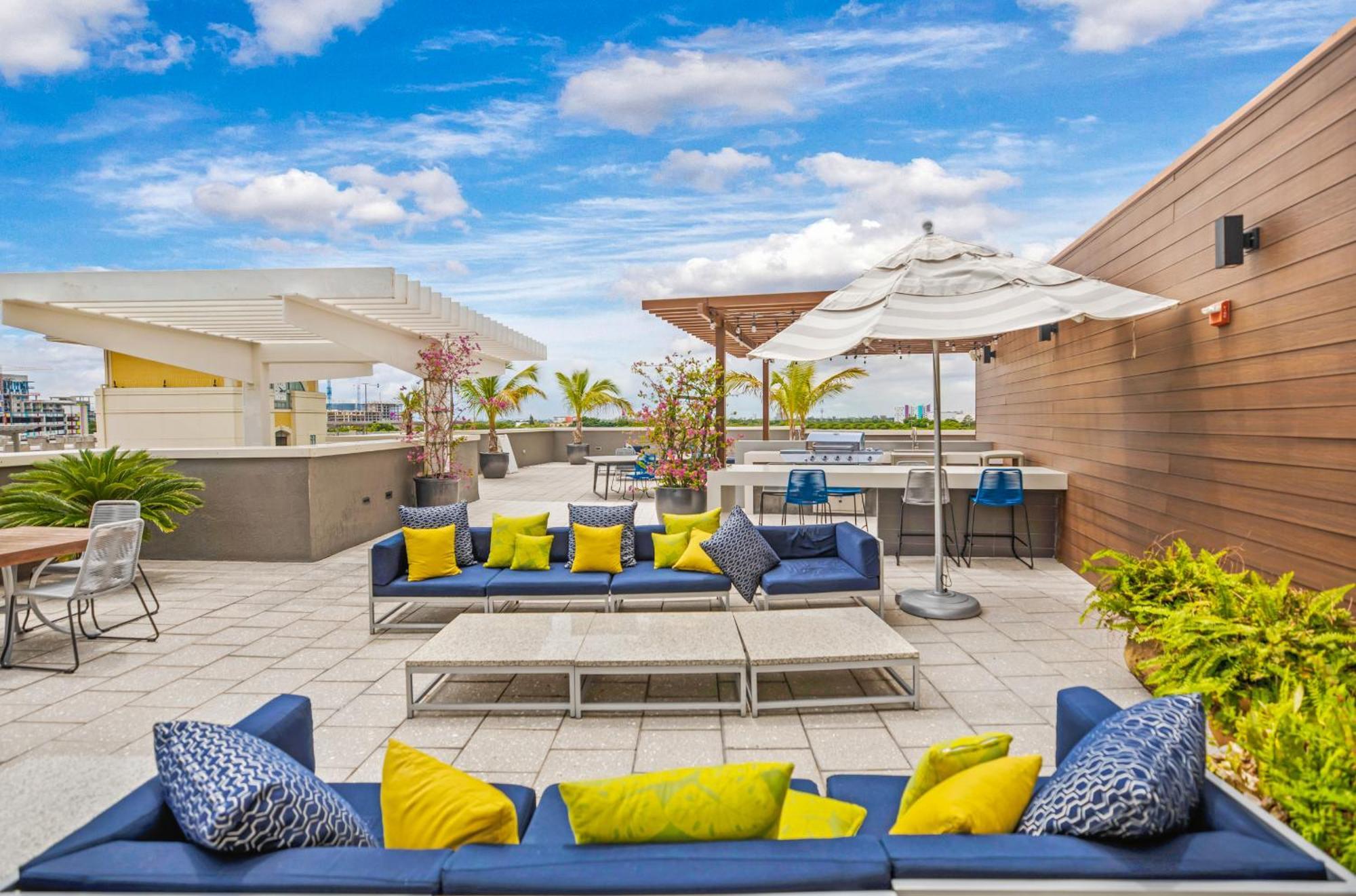 Modern 2-bd In The Heart Of Midtown