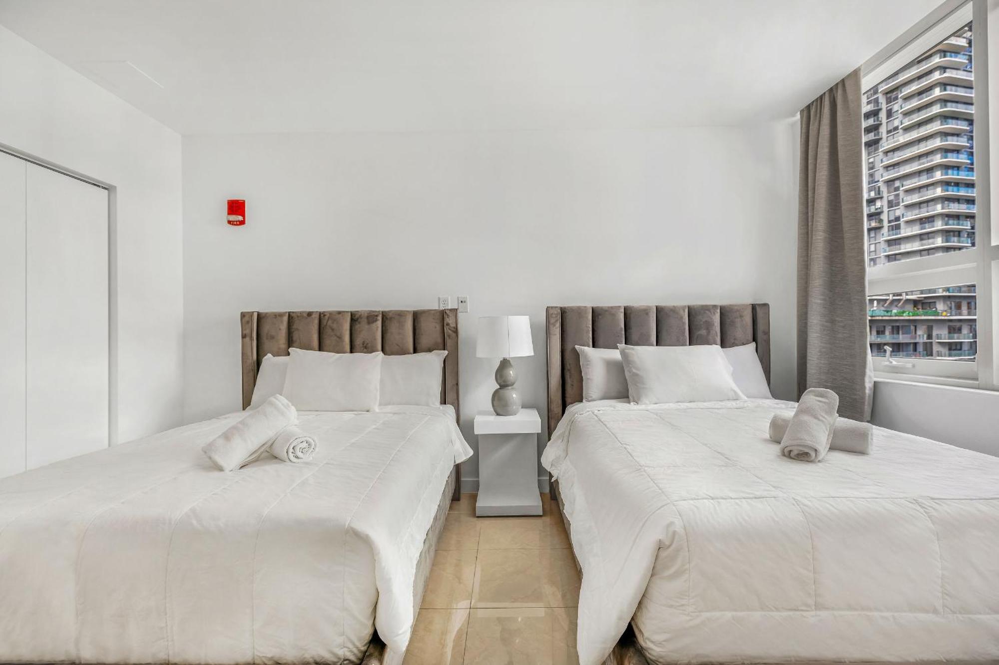 Modern 2-bd In The Heart Of Midtown Apartment