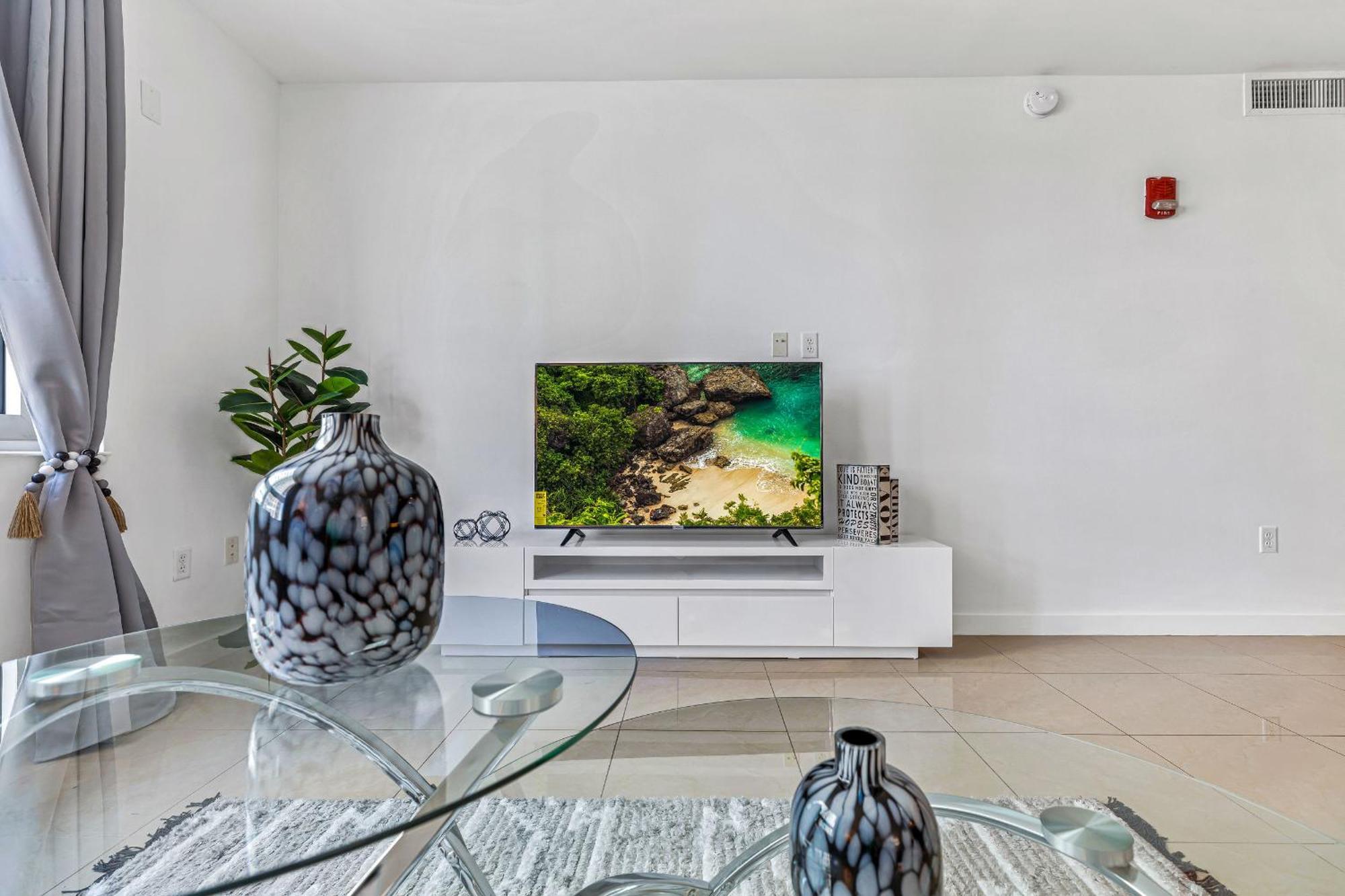 Modern 2-bd In The Heart Of Midtown