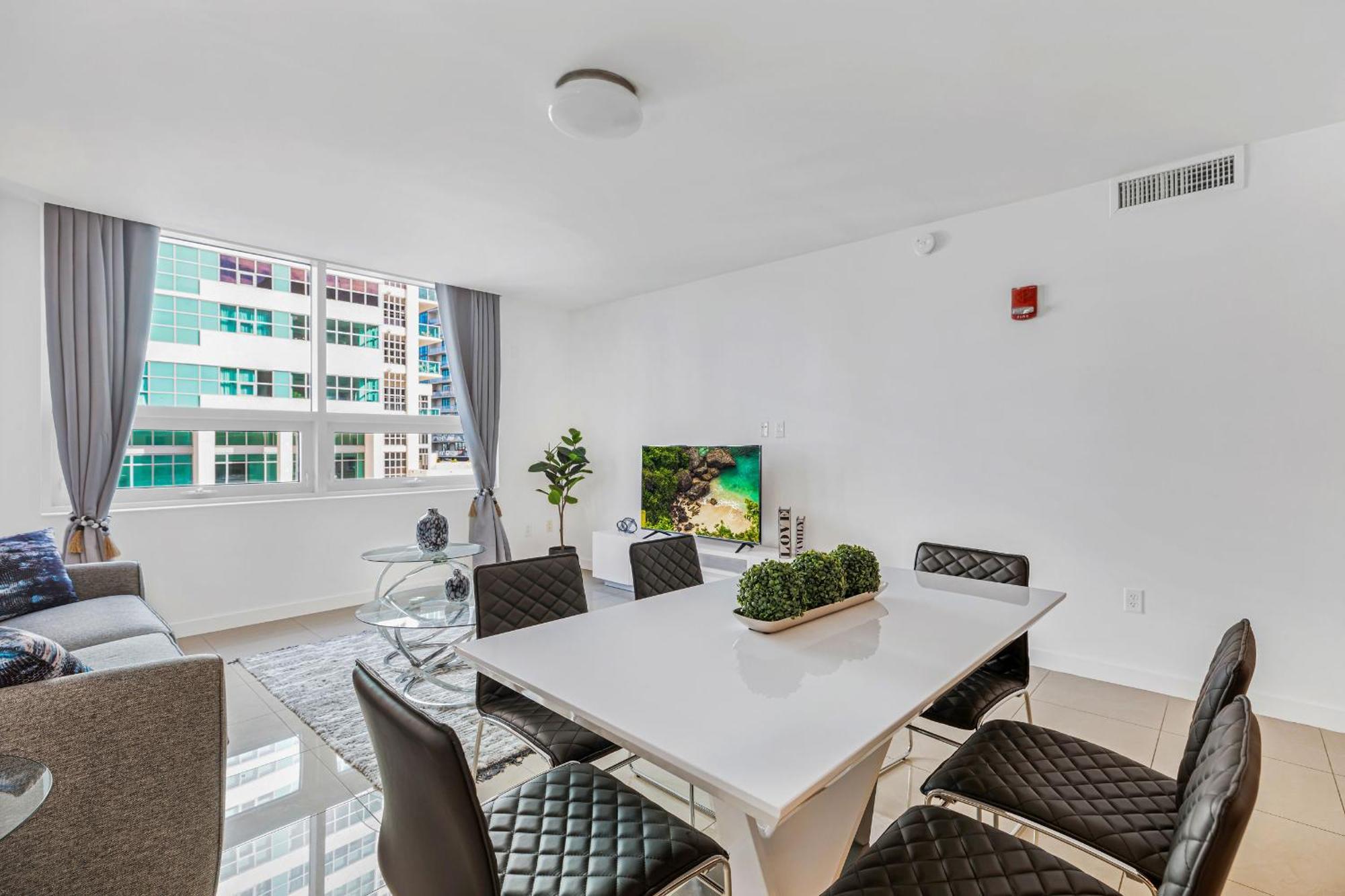 Apartment Modern 2-bd In The Heart Of Midtown Miami