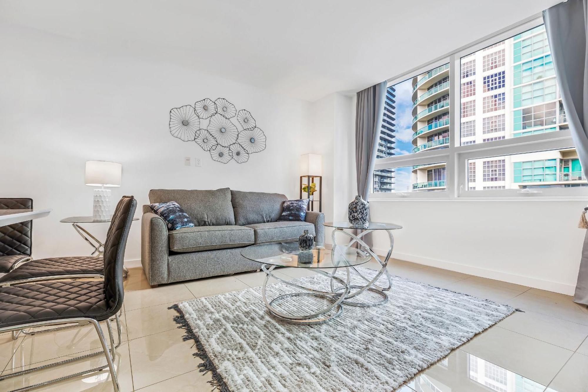 Apartment Modern 2-bd In The Heart Of Midtown Miami