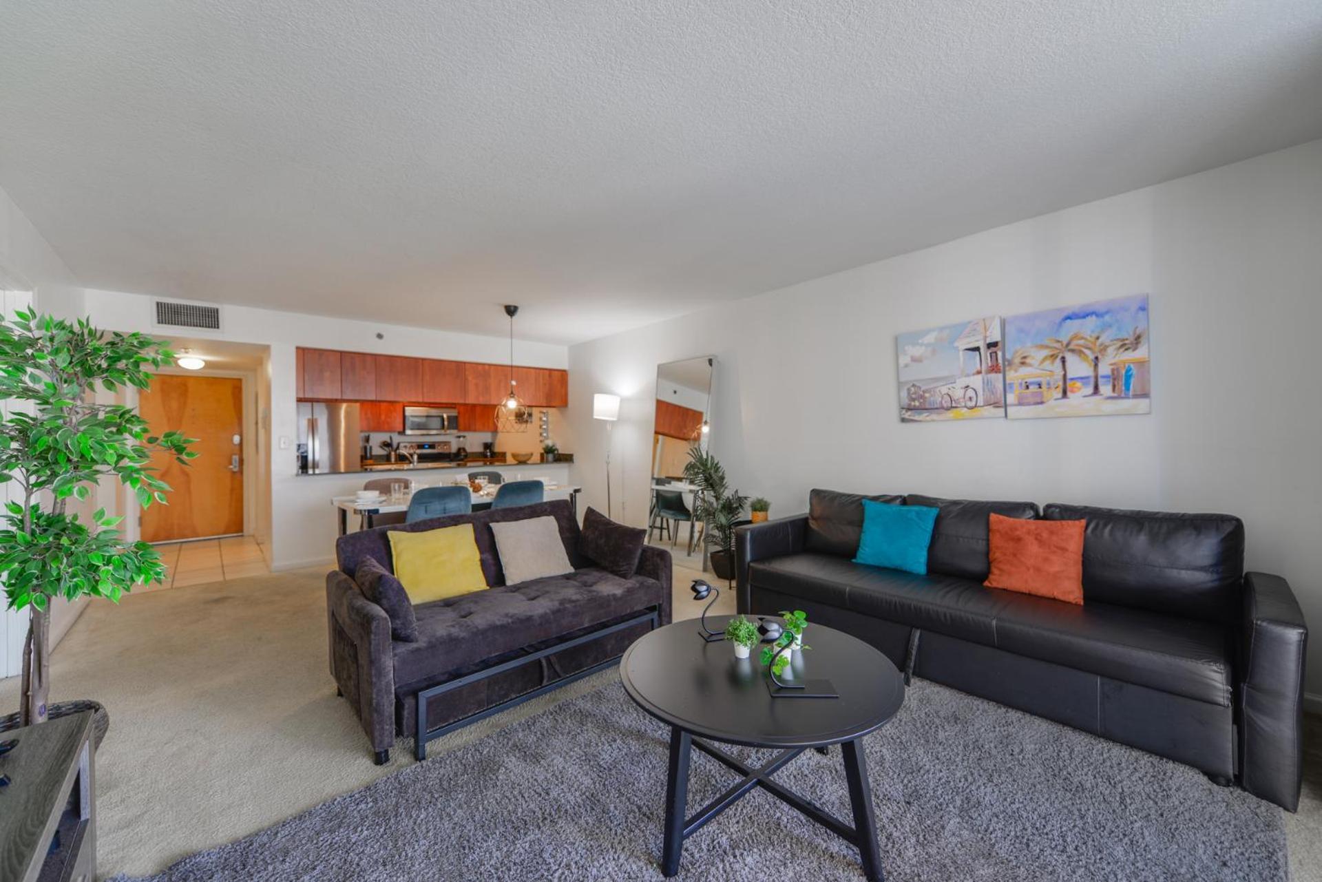 Wonderful In The Heart Of Brickell With Pool *