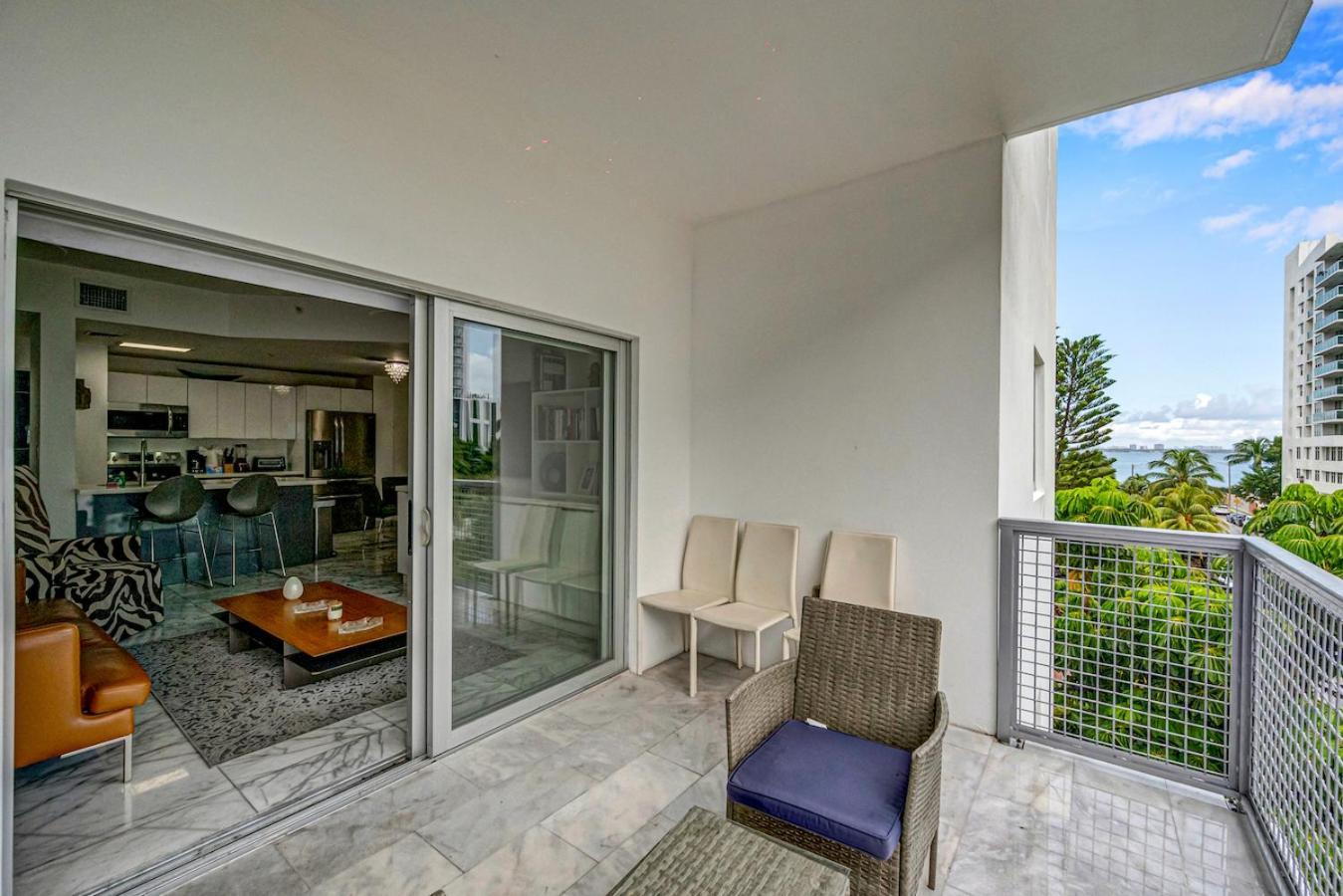 Subtle 2 Bed In Edgewater Near Downtown With Free Parking Miami