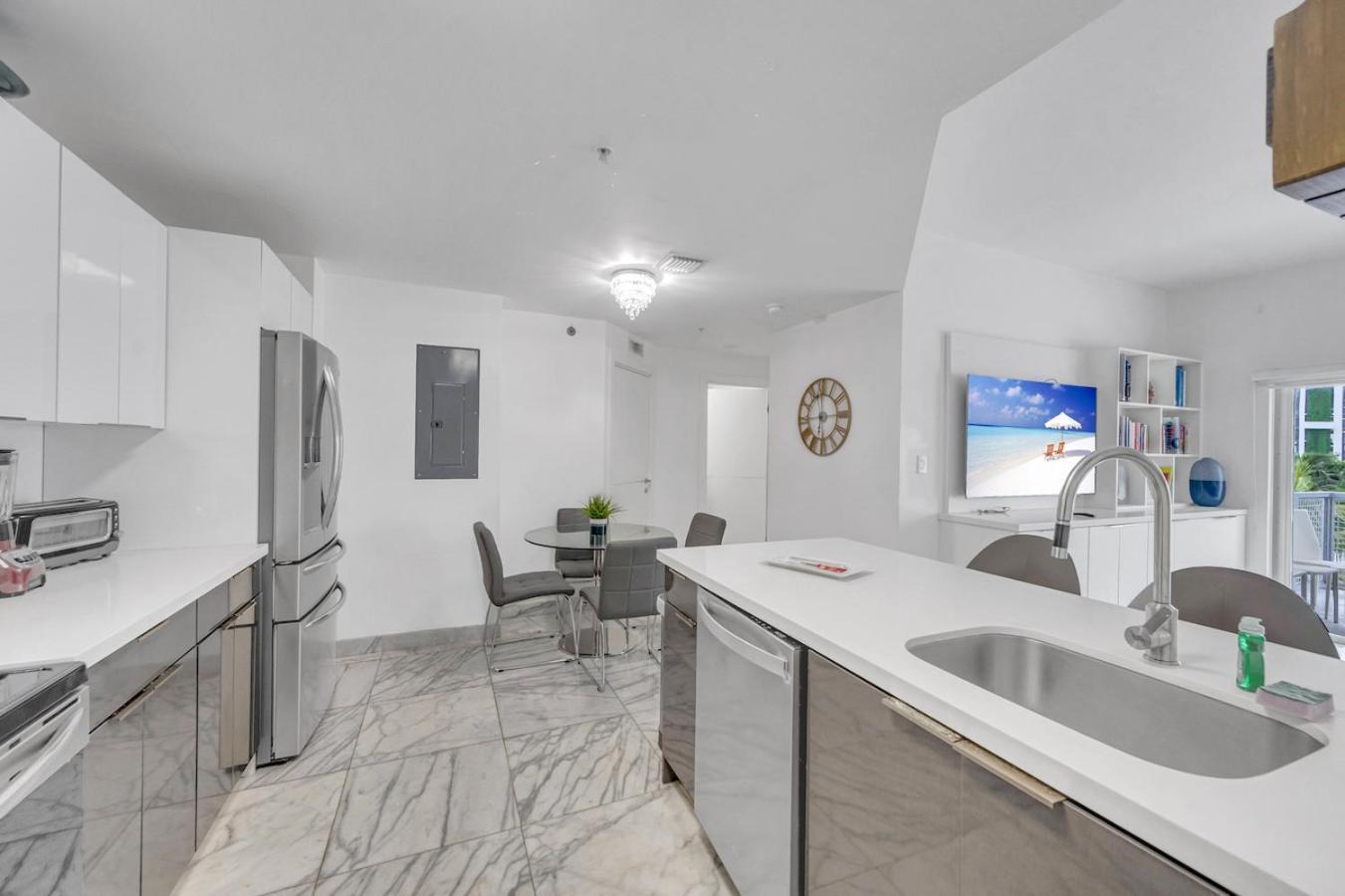 Apartment Subtle 2 Bed In Edgewater Near Downtown With Free Parking