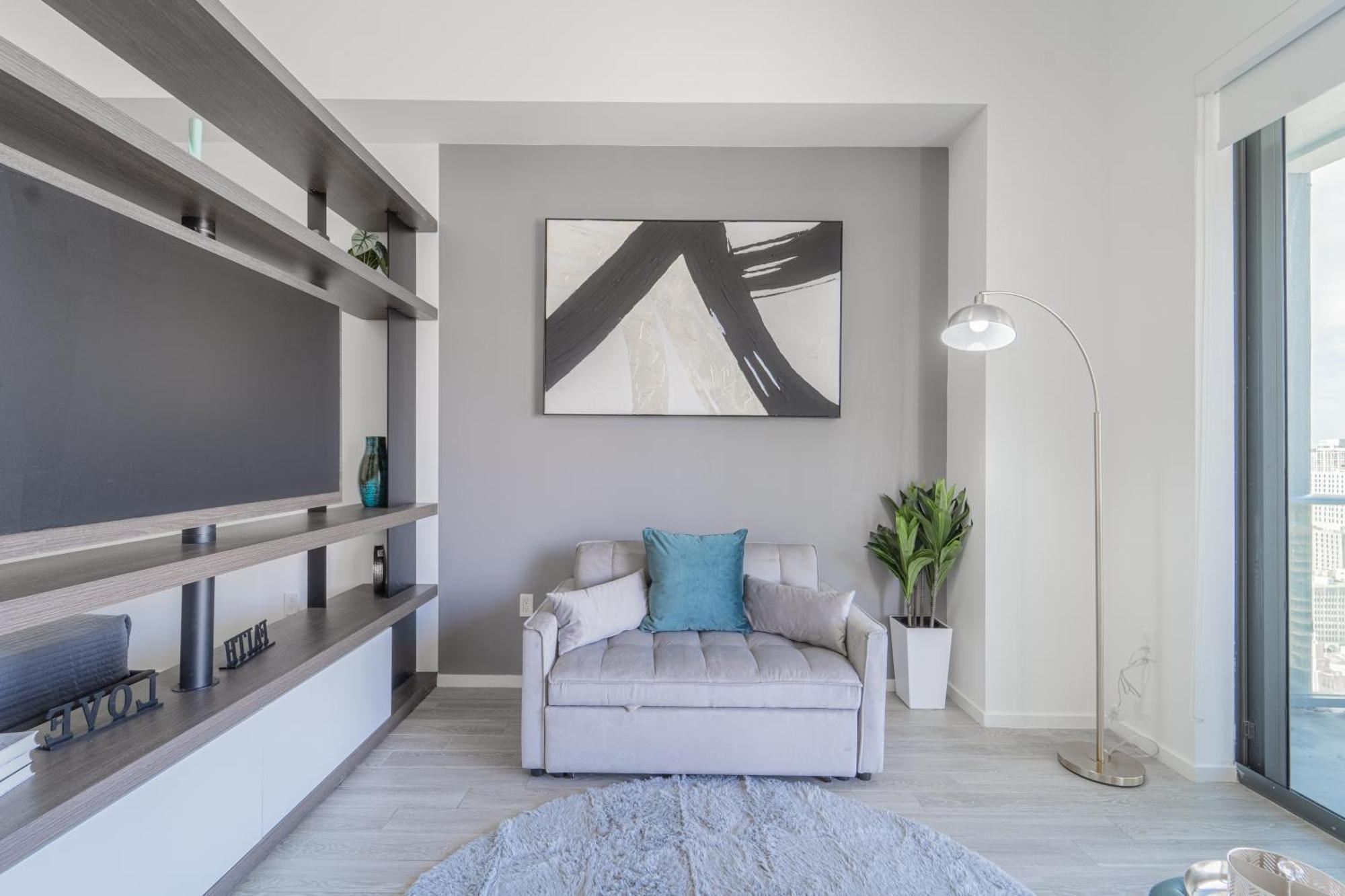 Tr 2 Bedroom, 1 Bedroom, And With Balconies Apartment