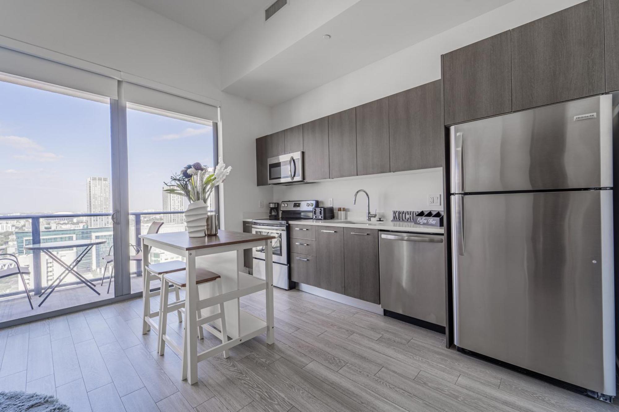 Apartment Tr 2 Bedroom, 1 Bedroom, And With Balconies Miami