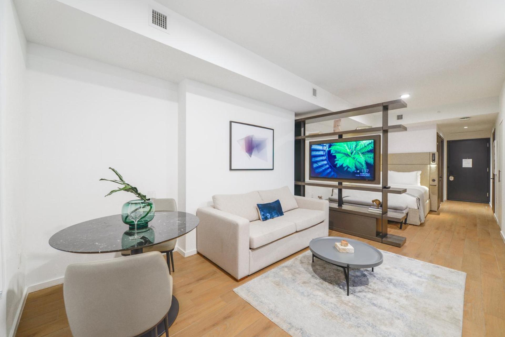 Prime Spot - Stunning Studio With Ocean And Bay Views Apartment