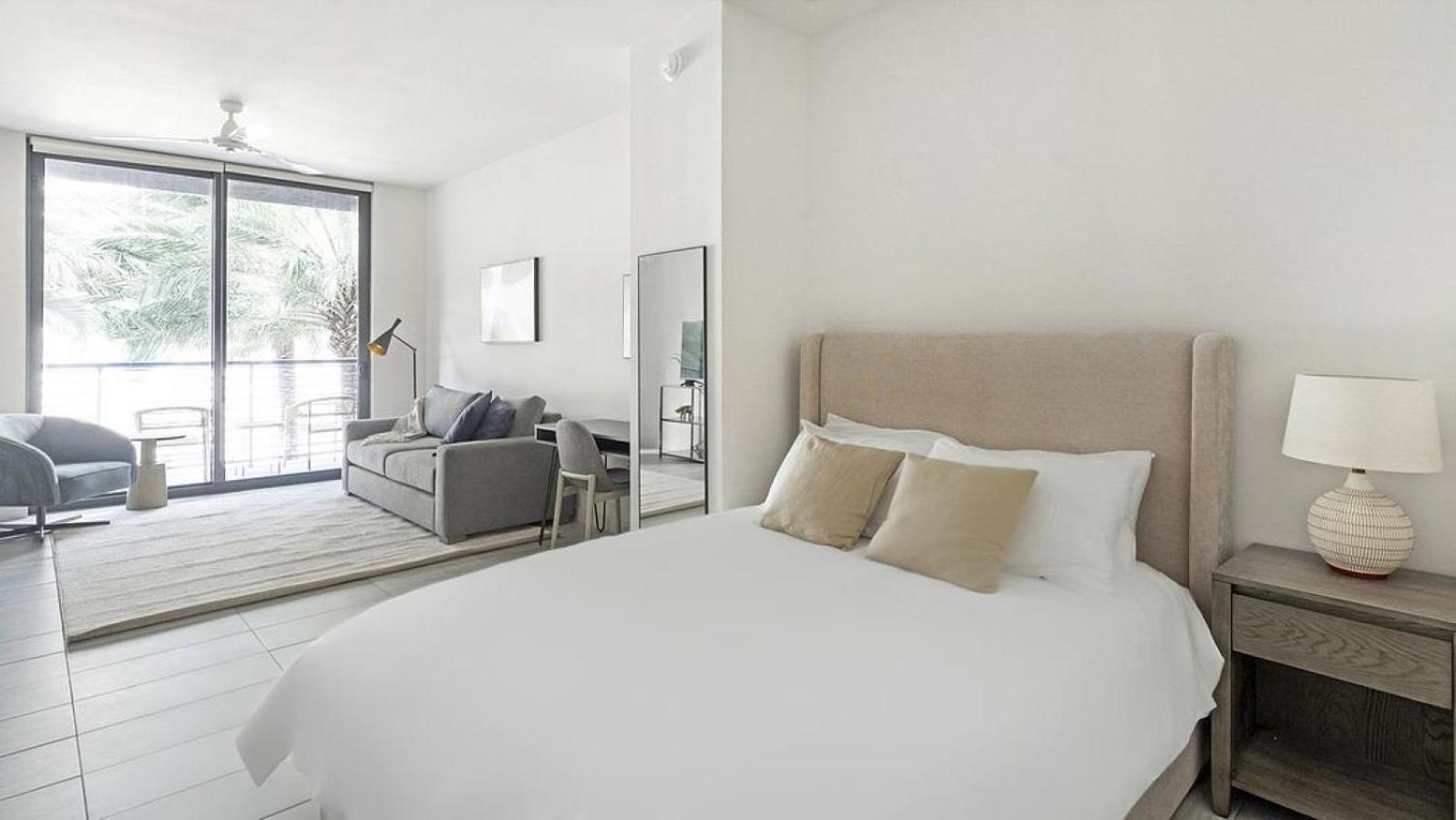 Landing - Modern With Amazing Amenities