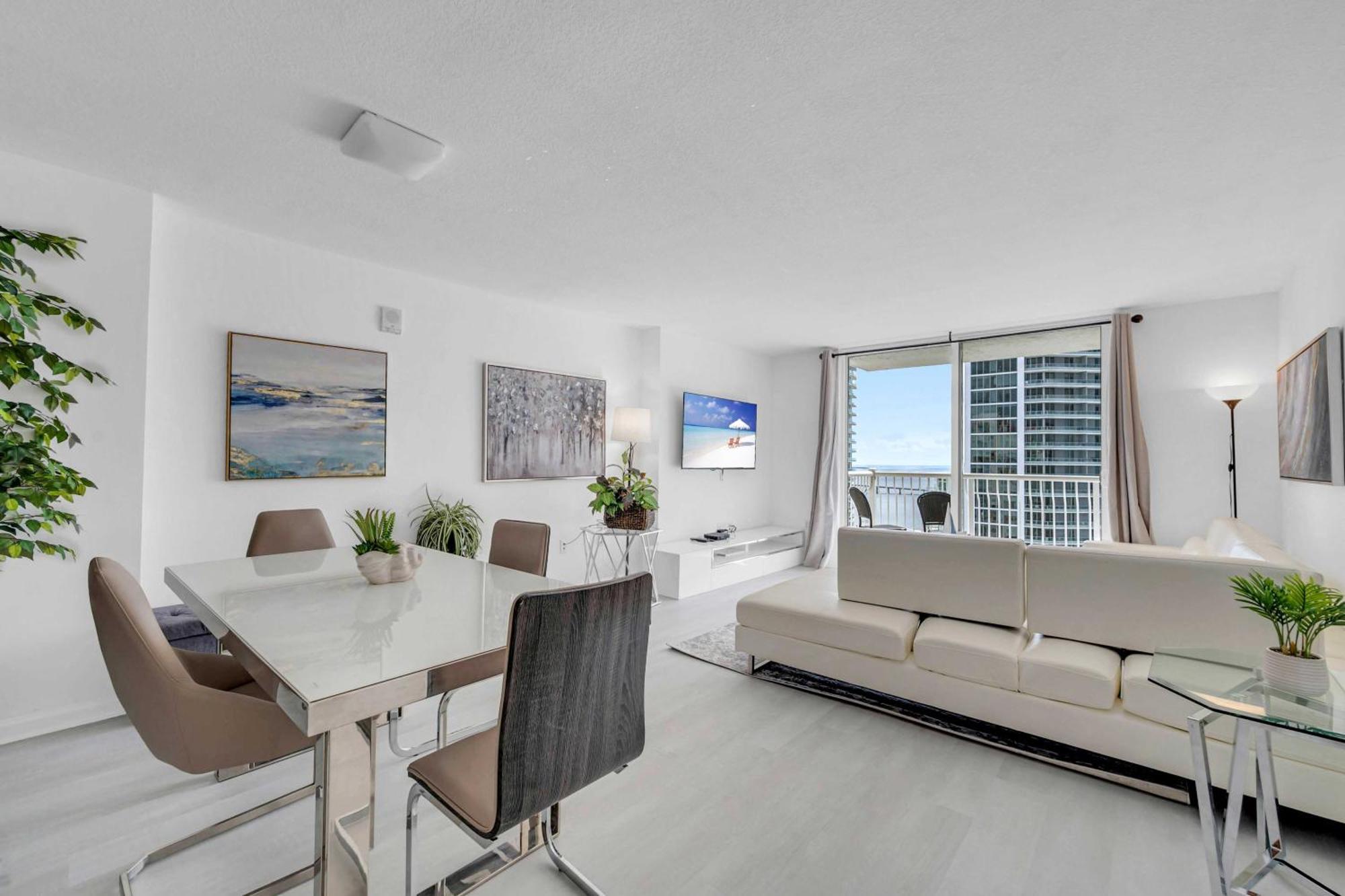 Deluxe 1 Bedroom • Brickell • Ocean View Apartment Miami