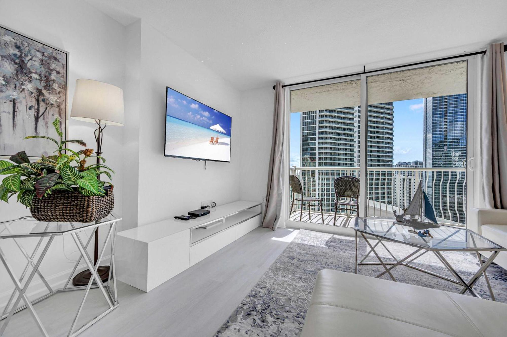 Deluxe 1 Bedroom • Brickell • Ocean View Apartment Miami