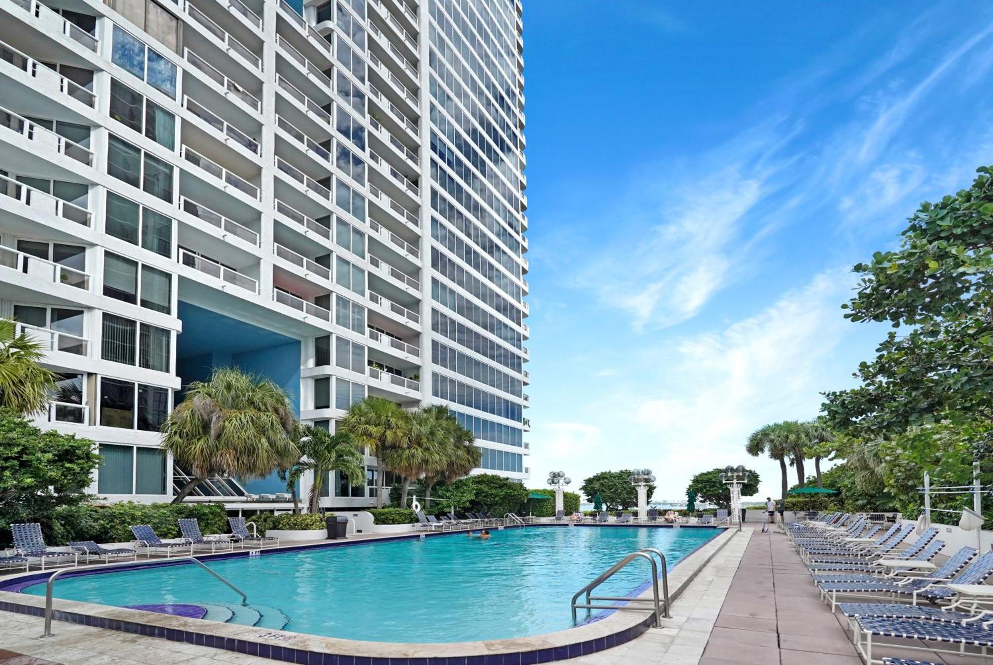 The Marilyn! Renovated And Amazing Skyline Views! Apartment Miami