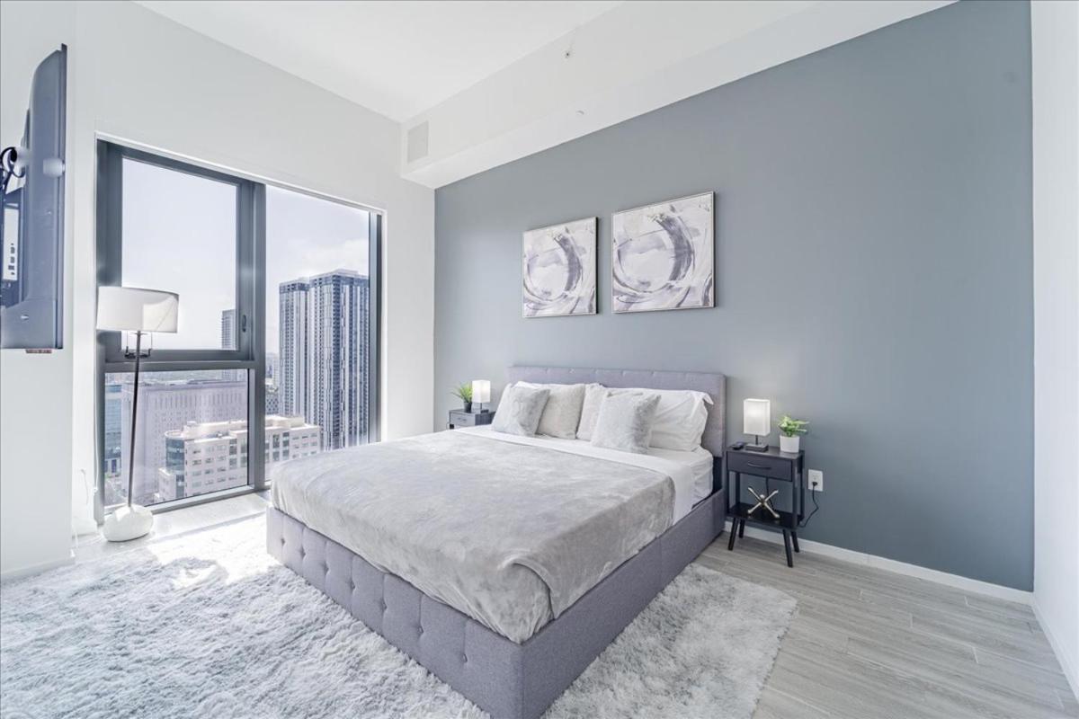 Tr 2 Bedroom, 1 Bedroom, And With Balconies Apartment *