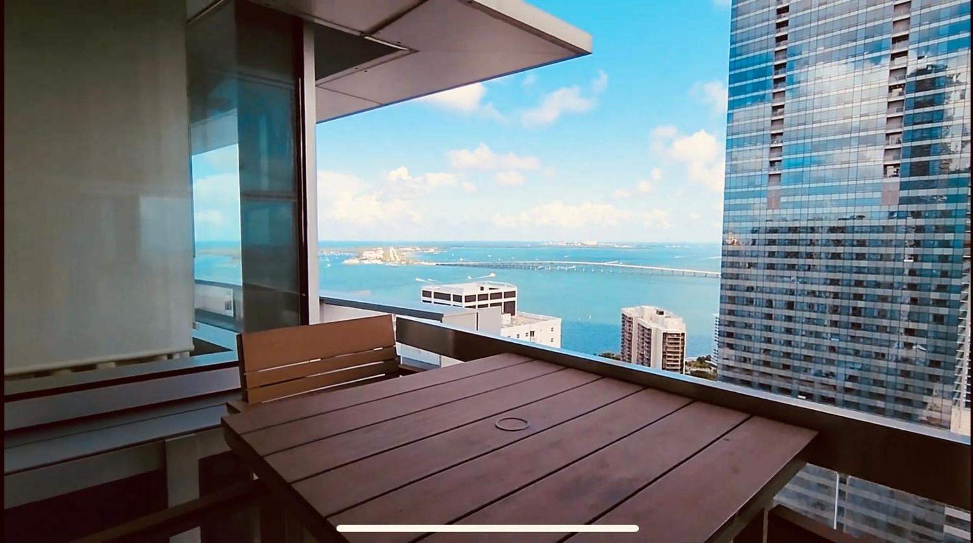 Urban Gateway Location In Brickell Prkg Apartment