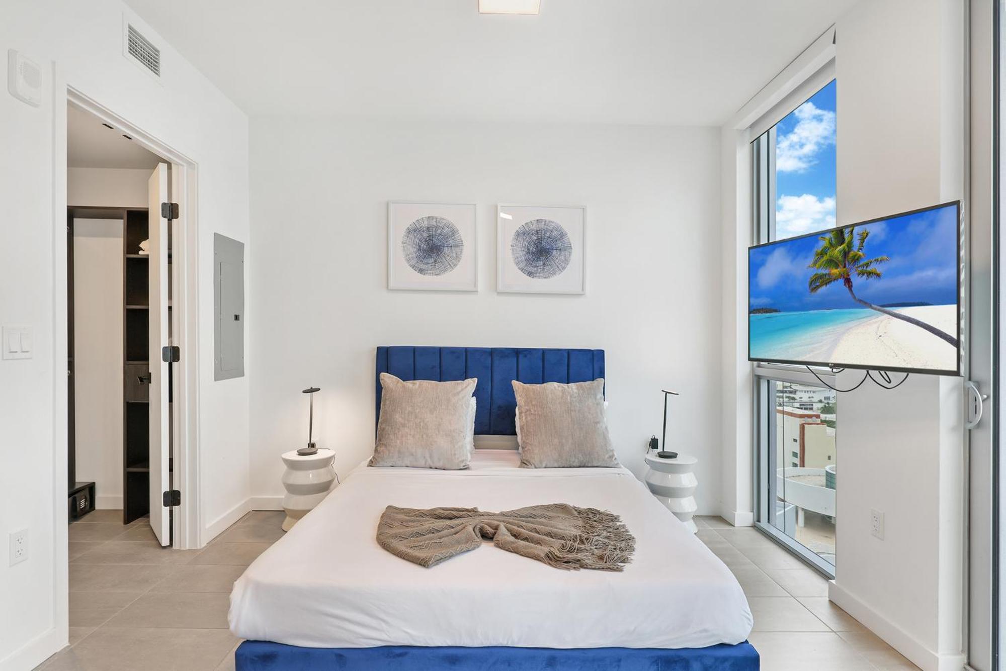 227 Condominium By Ionica Apartment