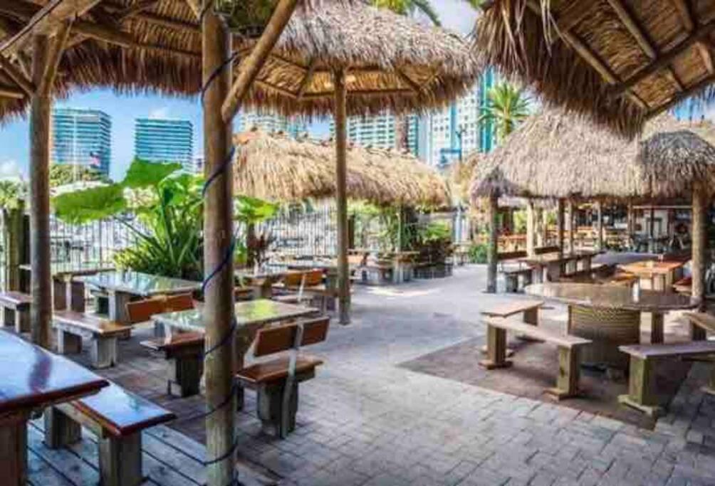 Groveo6 10 Minutes From The Apartment Miami
