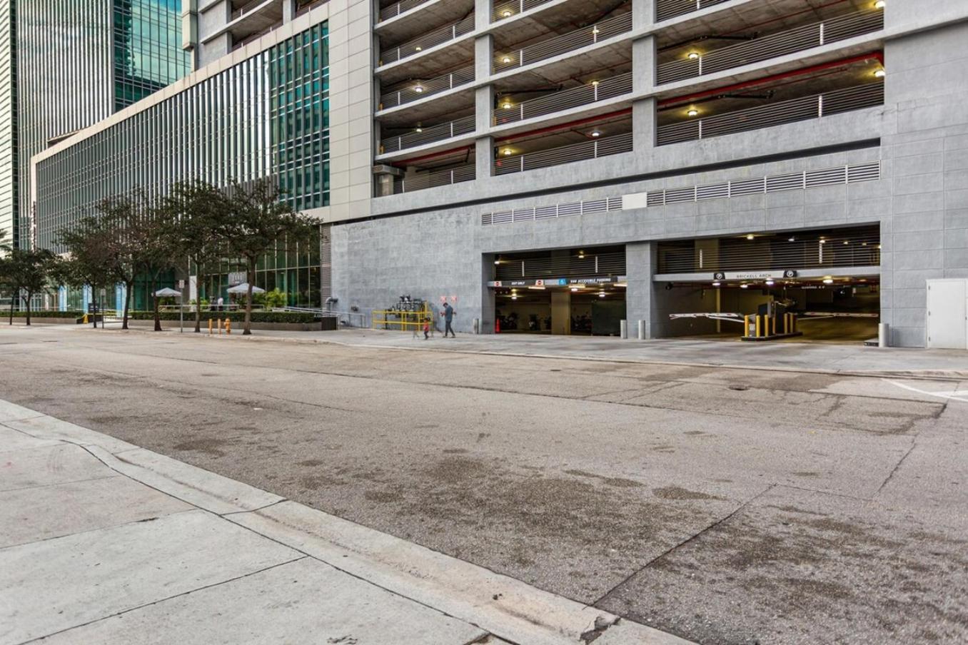 Urban Gateway Location In Brickell Prkg Apartment