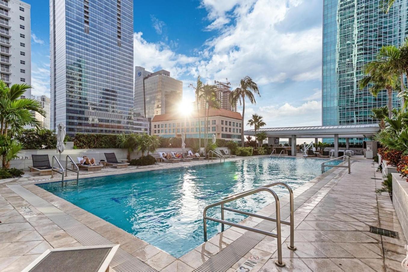 Urban Gateway Location In Brickell Prkg *