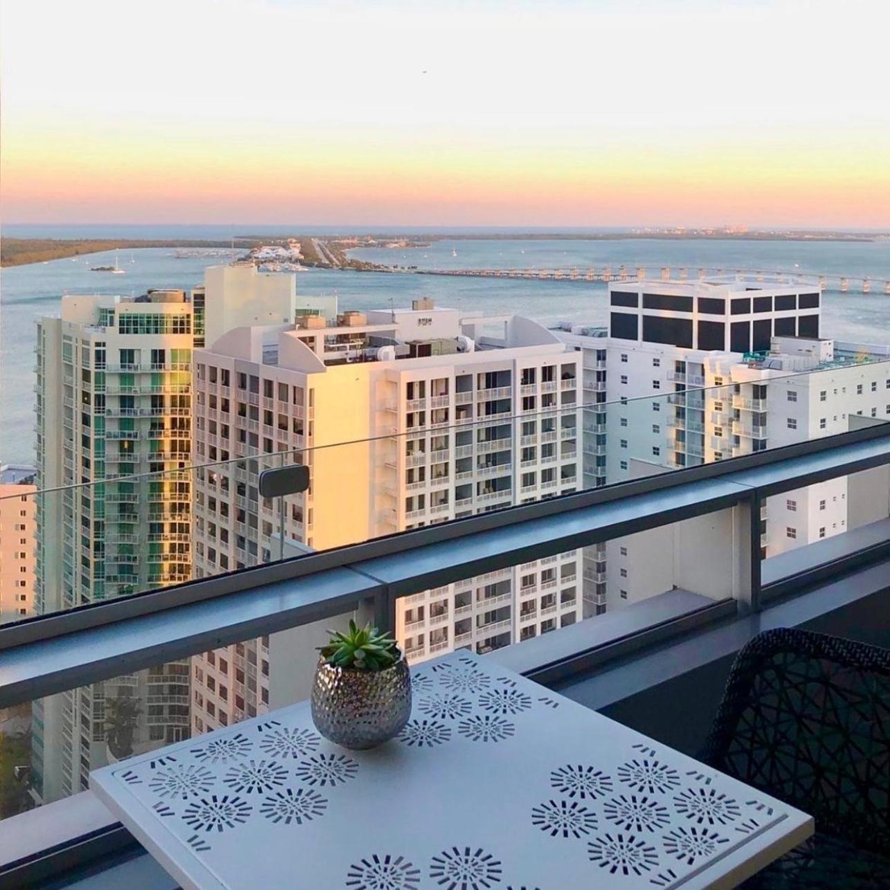 Urban Gateway Location In Brickell Prkg Apartment