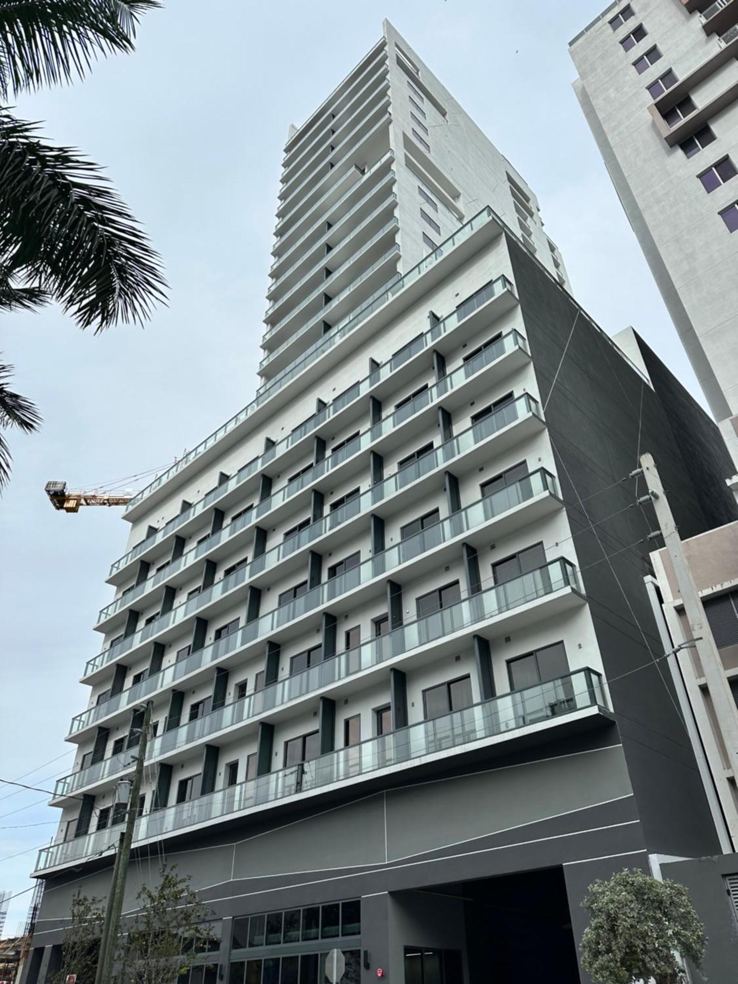 Smart Brickell Deluxe