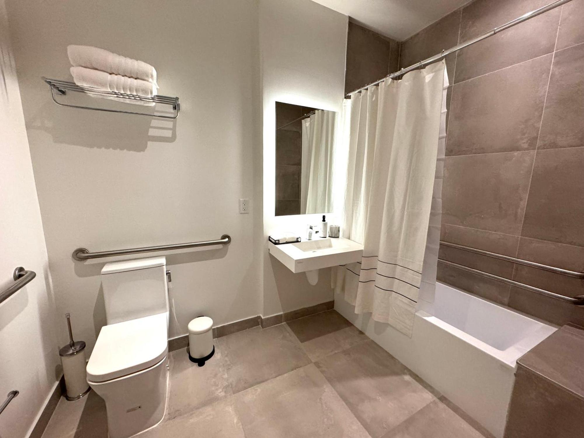 Smart Brickell Deluxe *