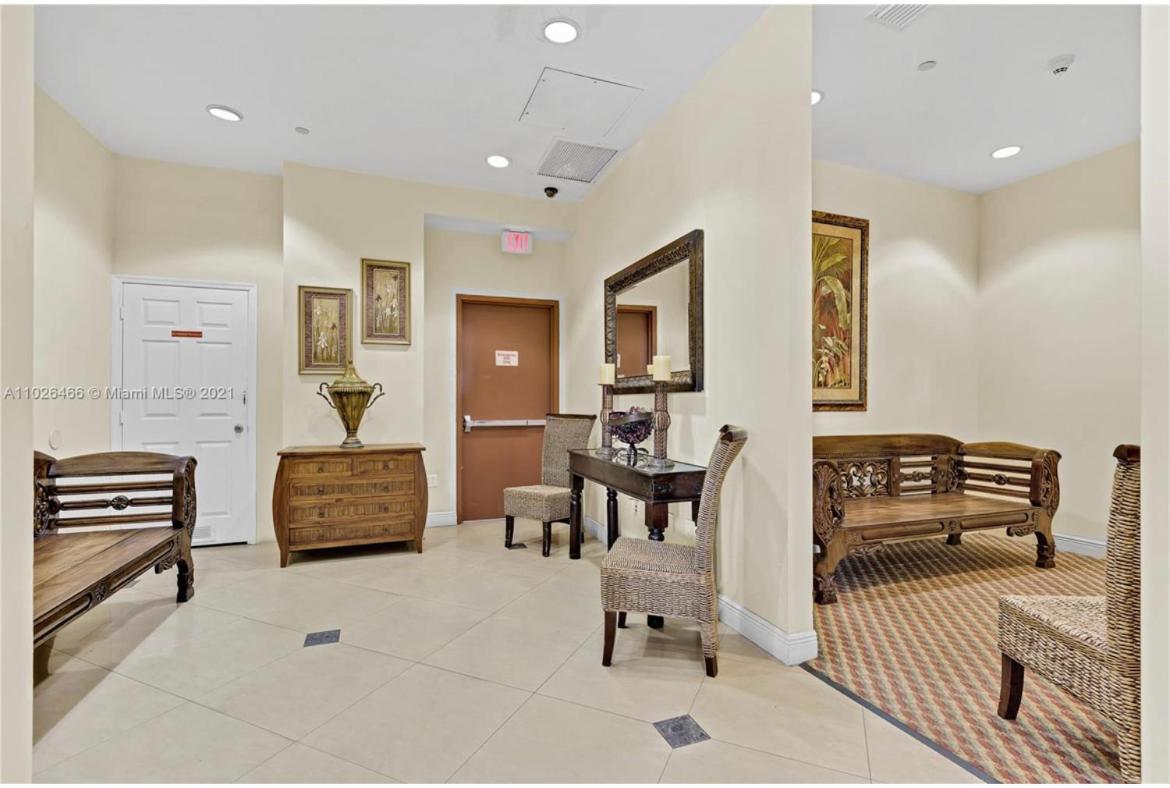 Homestay Private Bedroom In - Coral Gables 601