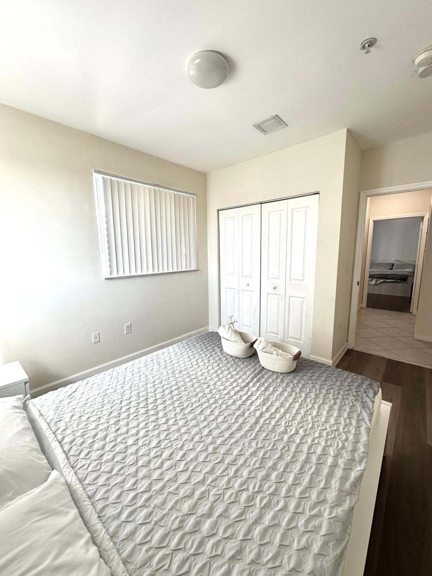 Private Bedroom In - Coral Gables 601 Miami