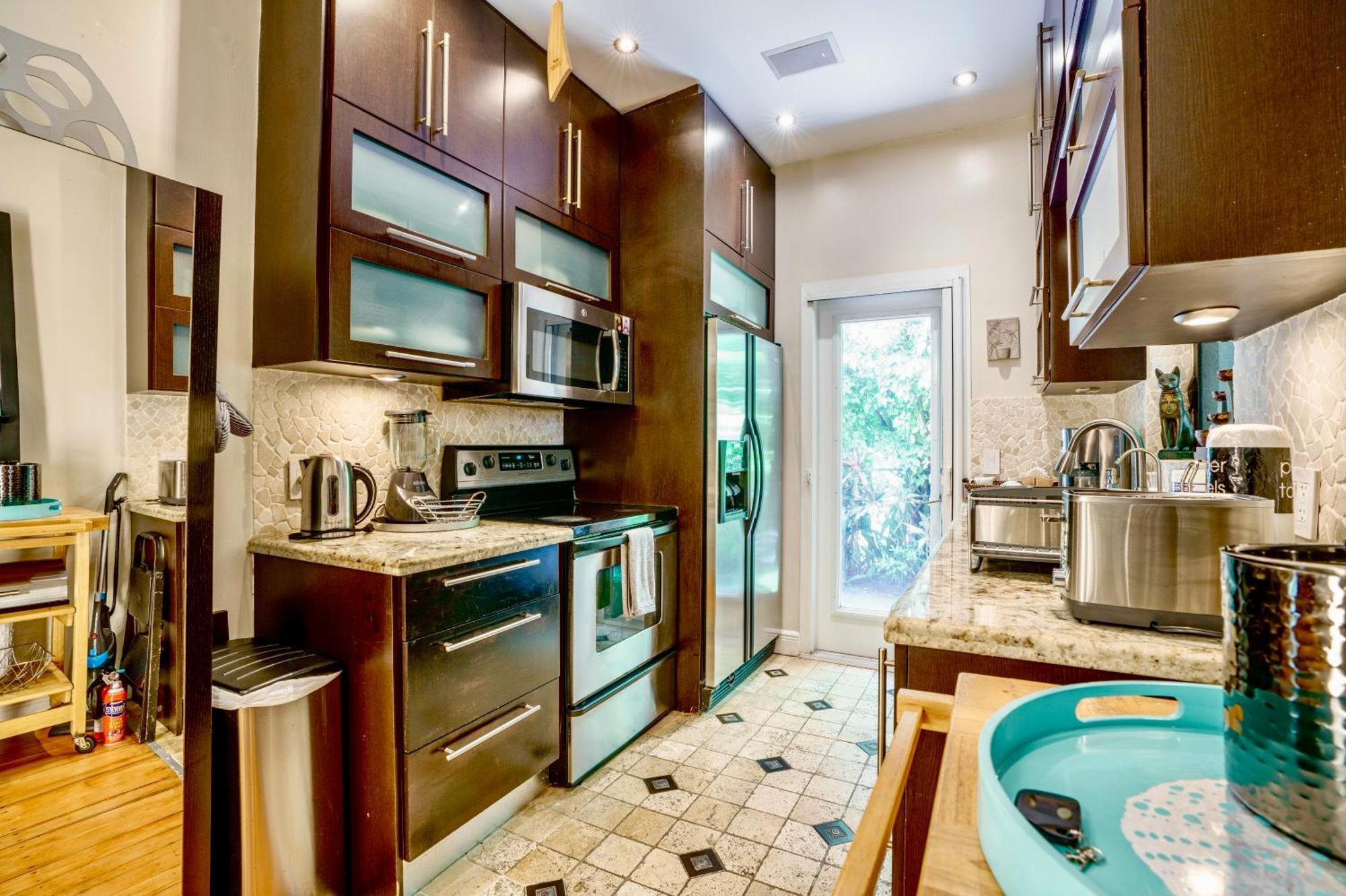 Holiday home Seaside Haven: Gated 2-bedroom With Den And Parking *