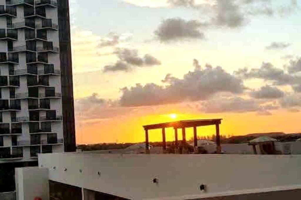 Comfortable In Downtown Doral Apartment *