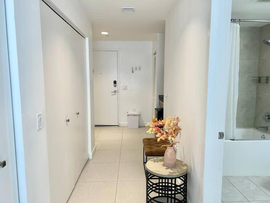 Comfortable In Downtown Doral Apartment Miami