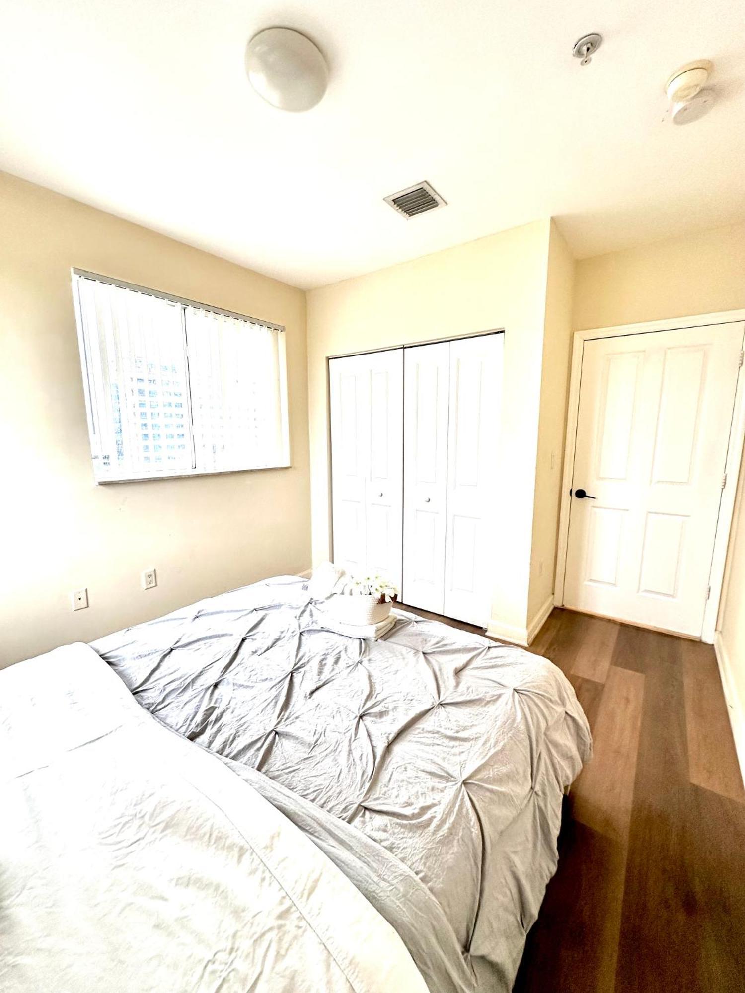 Private Bedroom In - Coral Gables 601 Homestay Miami