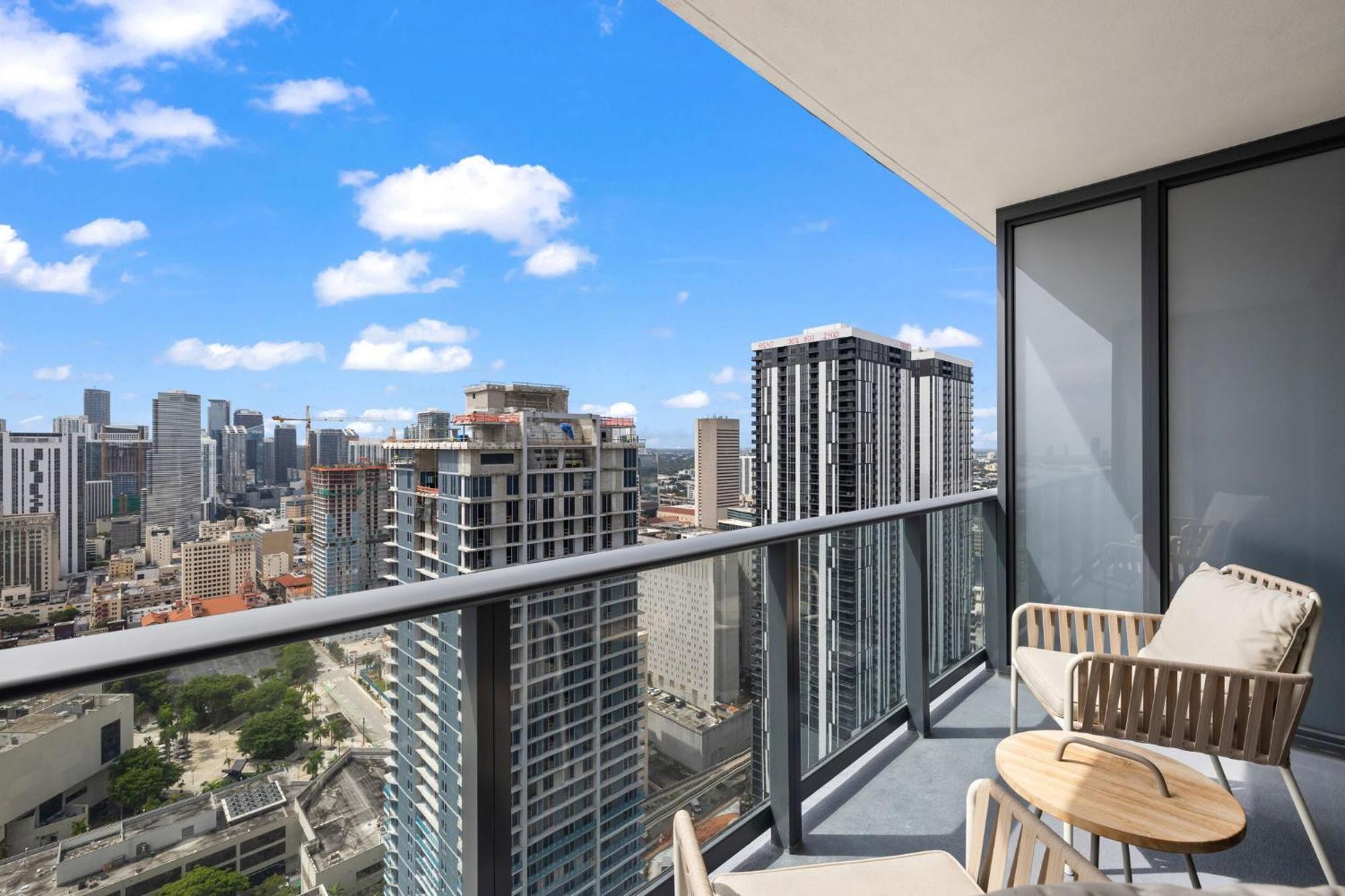 Apartment Ultimate Elegance With Panoramic Views *