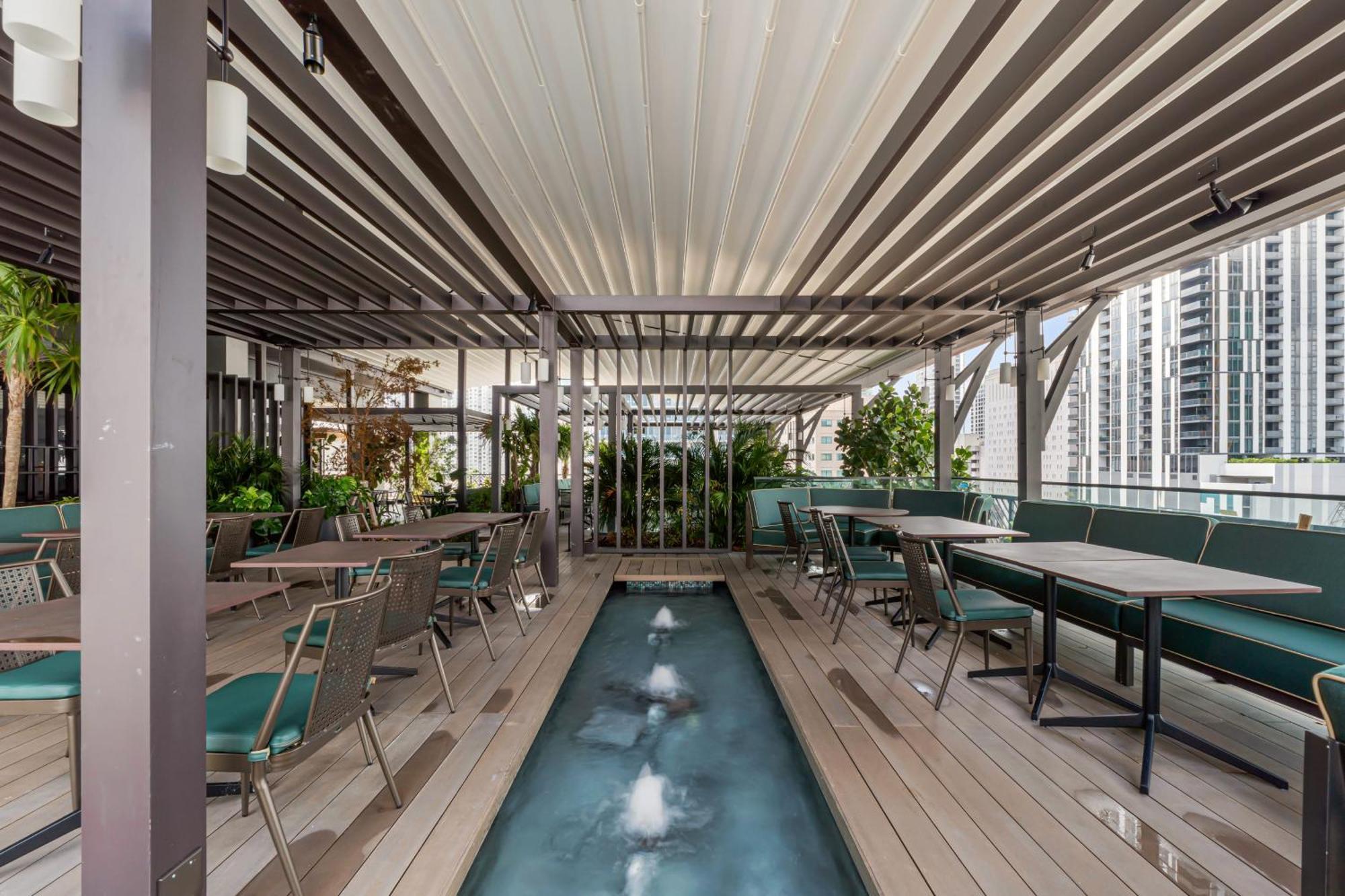 Ultimate Elegance With Panoramic Views Apartment *