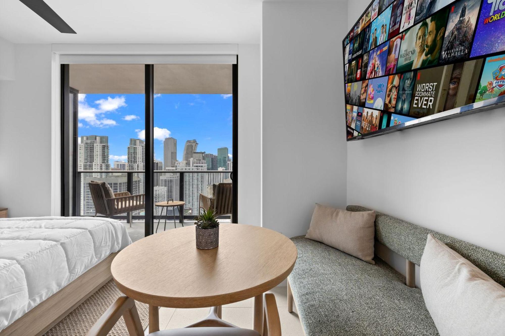 Ultimate Elegance With Panoramic Views Apartment *