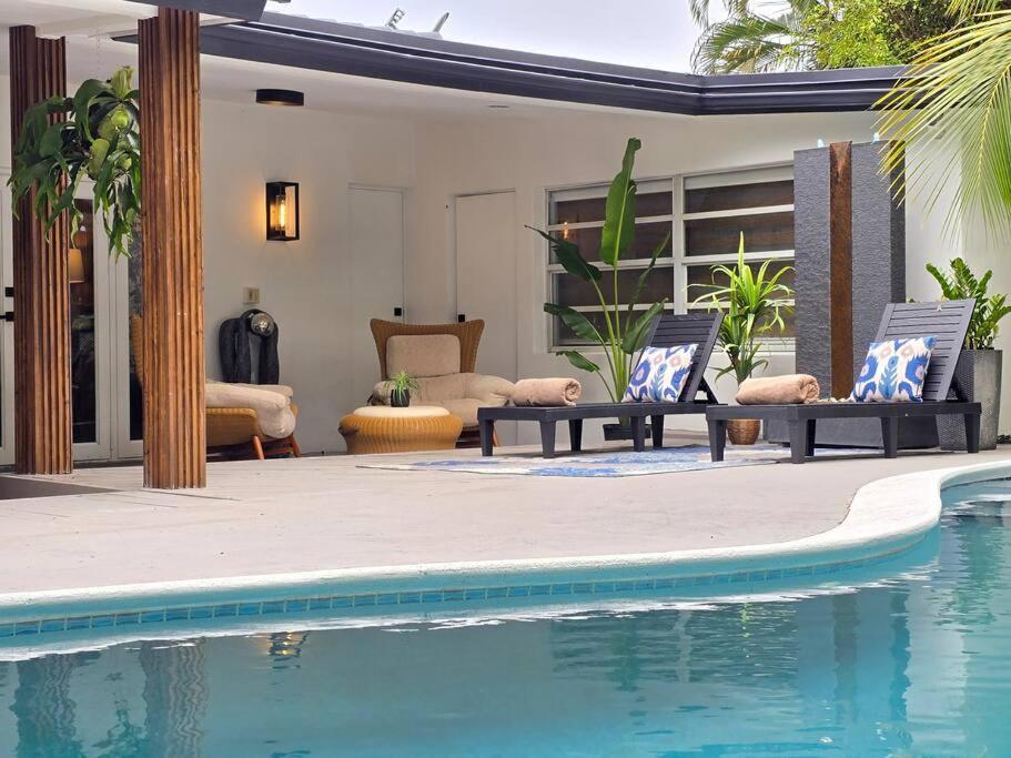 Sunset Retreat At Heart Of With Pool Villa *