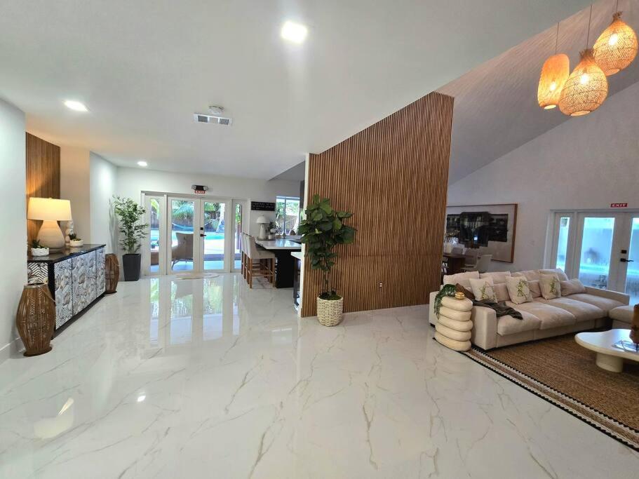 Sunset Retreat At Heart Of With Pool Villa Miami