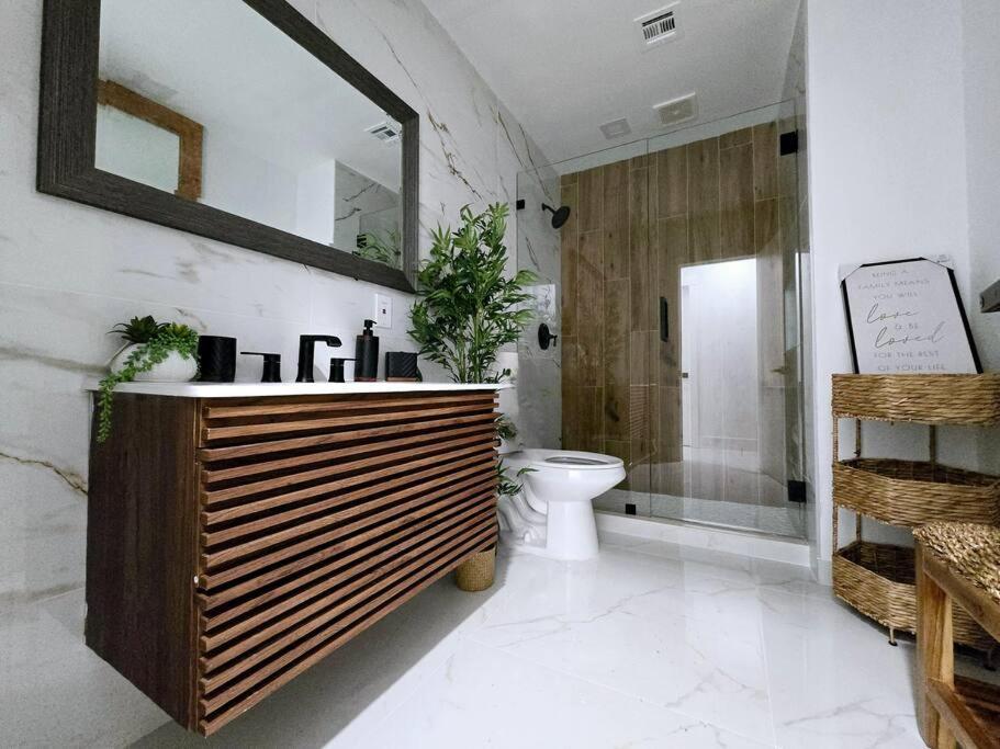 Sunset Retreat At Heart Of With Pool * Miami