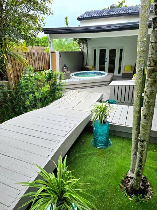 Sunset Retreat At Heart Of With Pool