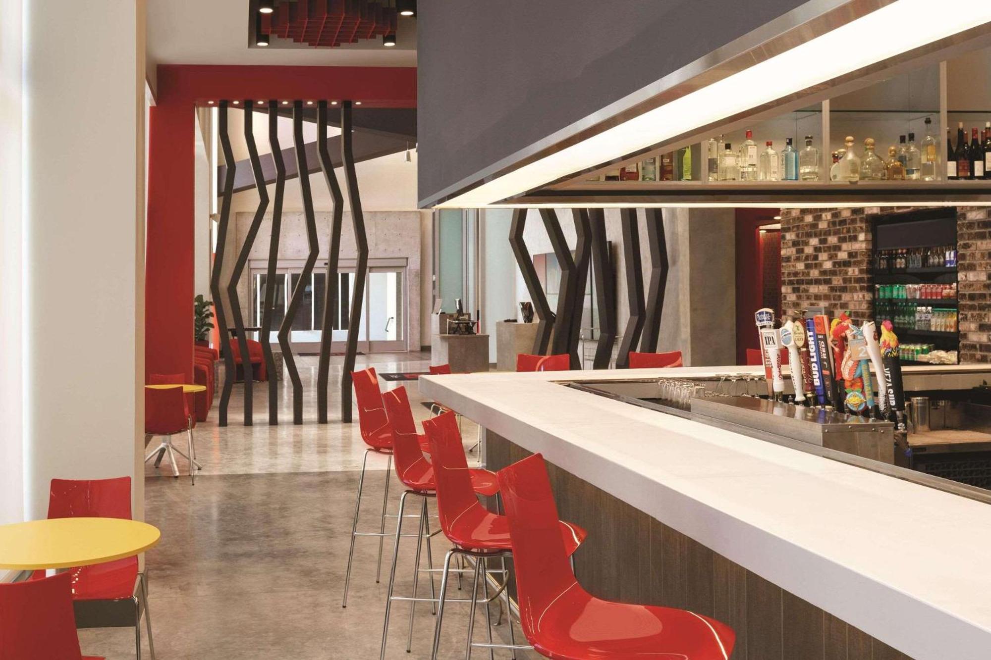 Hotel Radisson Red Miami Airport