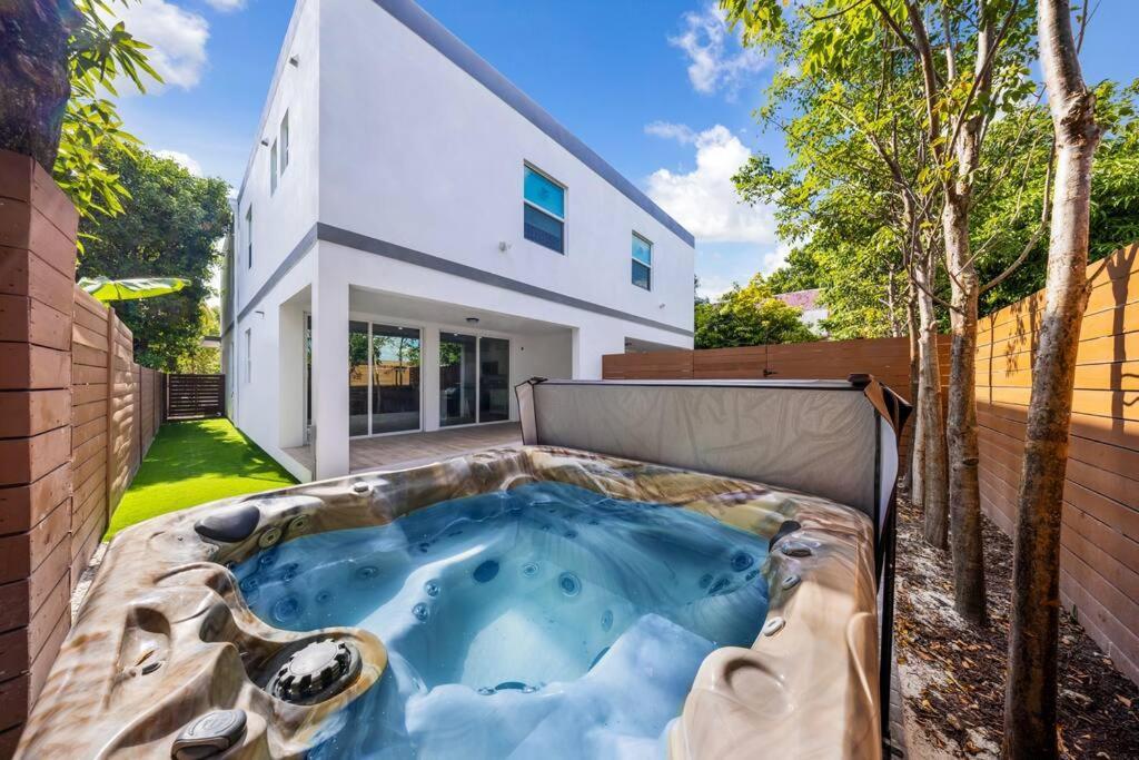 Up To 12 Guest Modern Near Wynwood! 27 Villa Miami